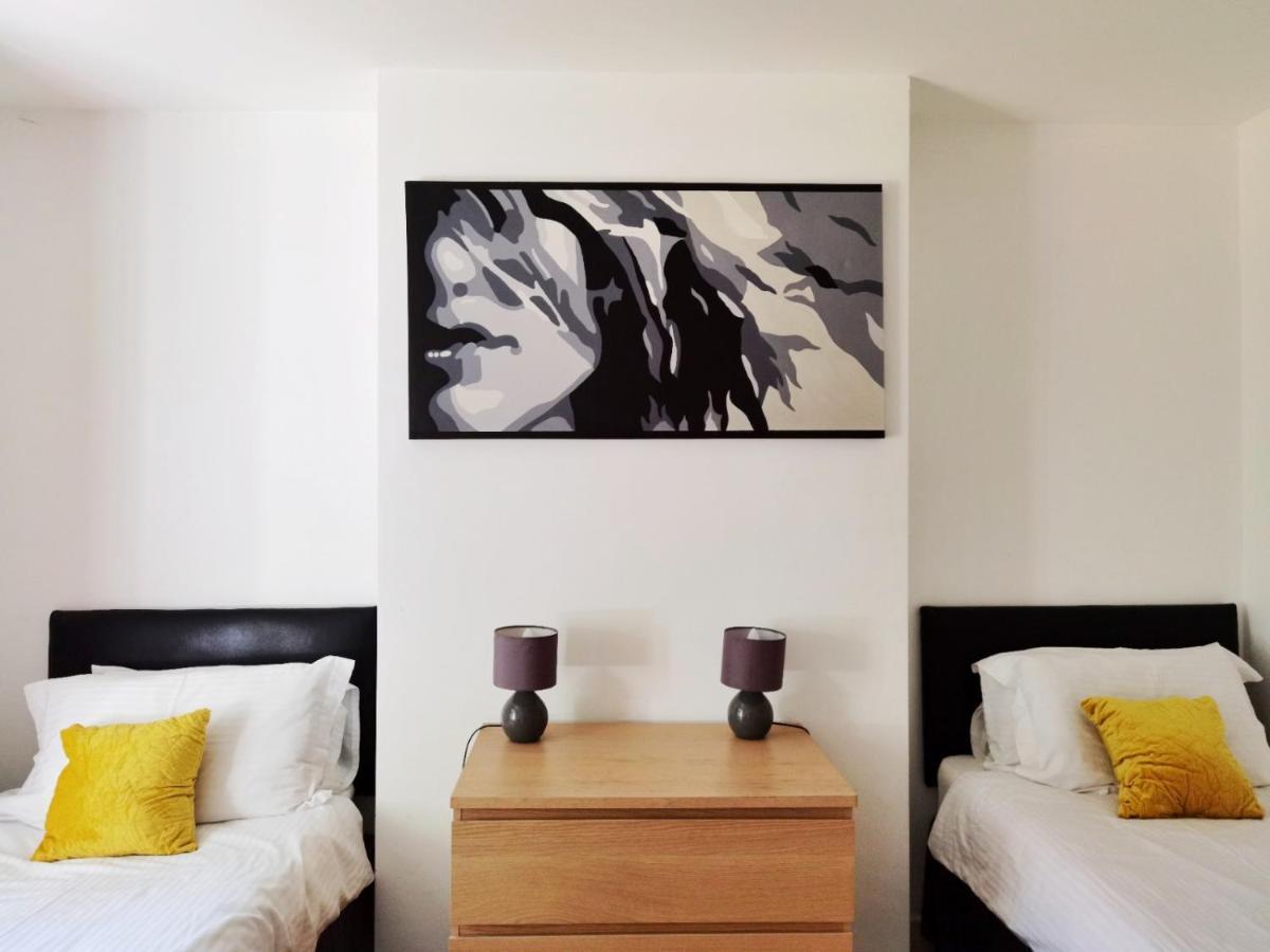 Villa Perry Road, Beautiful Large House Available For Guests And Contractors Parking Wifi Nottingham Exterior foto