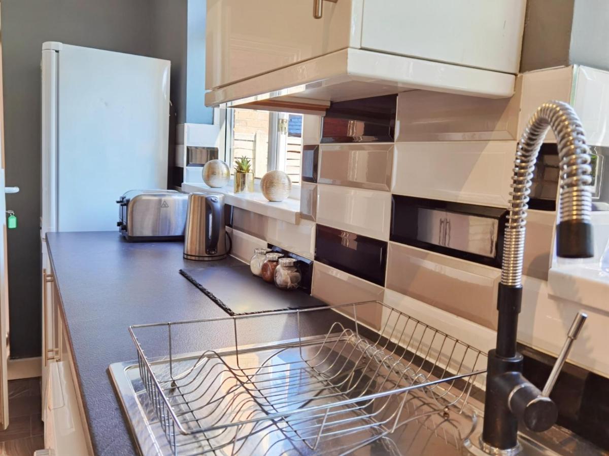 Villa Perry Road, Beautiful Large House Available For Guests And Contractors Parking Wifi Nottingham Exterior foto
